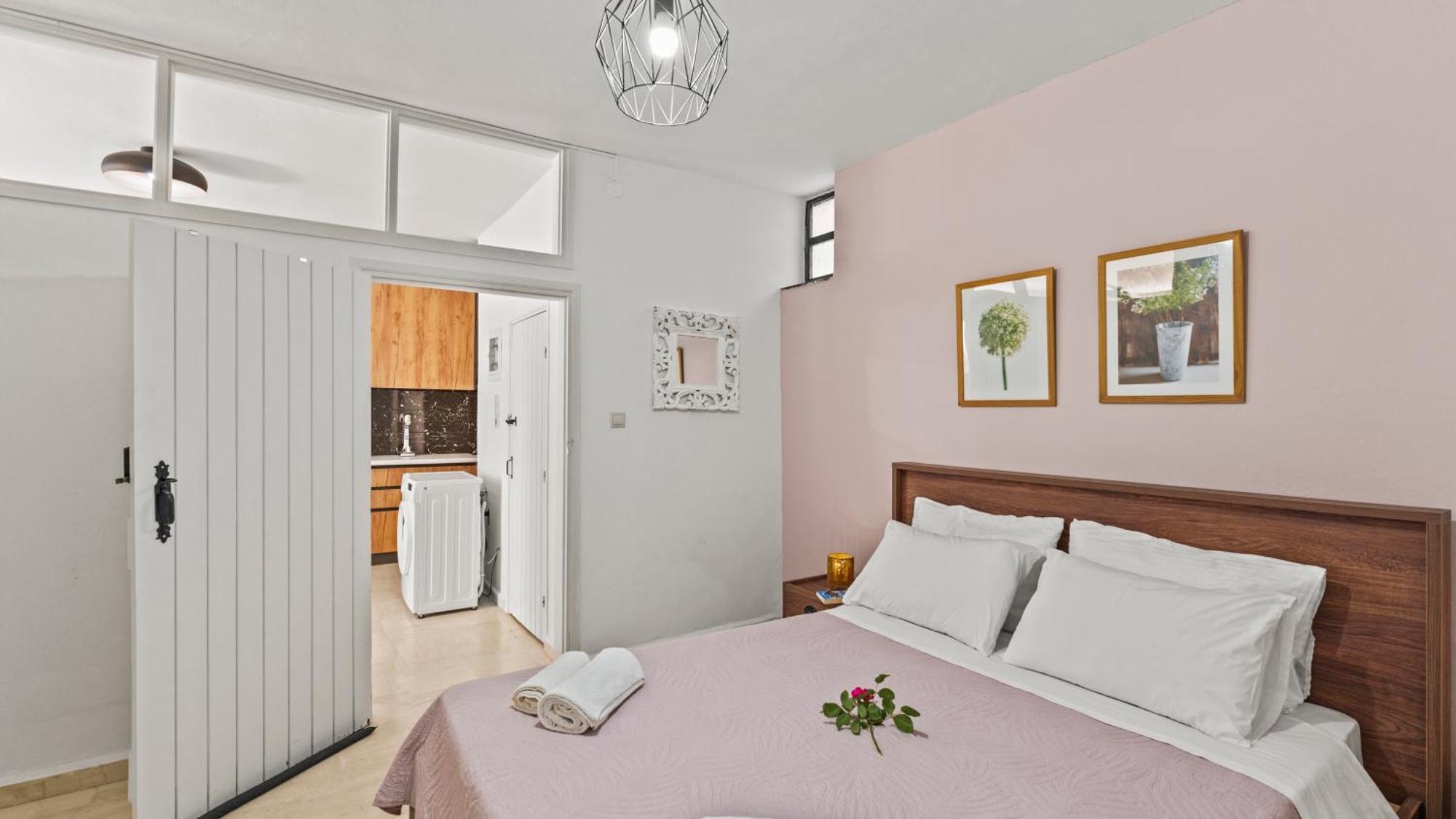 Villa Seaside Gem Near Heraklion, Maro's Getaway Kokkini Hani