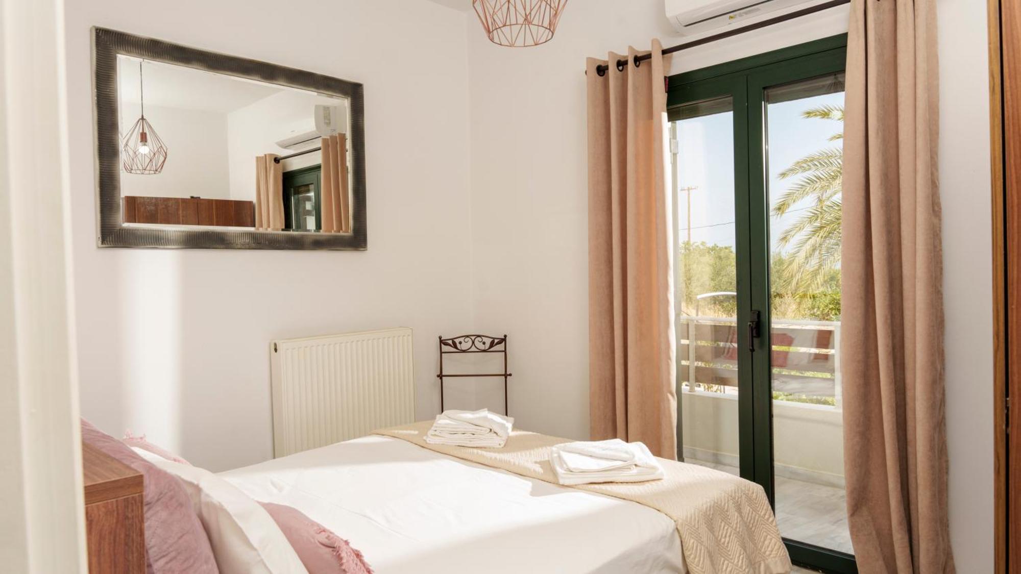 Seaside Gem Near Heraklion, Maro's Getaway Kokkini Hani