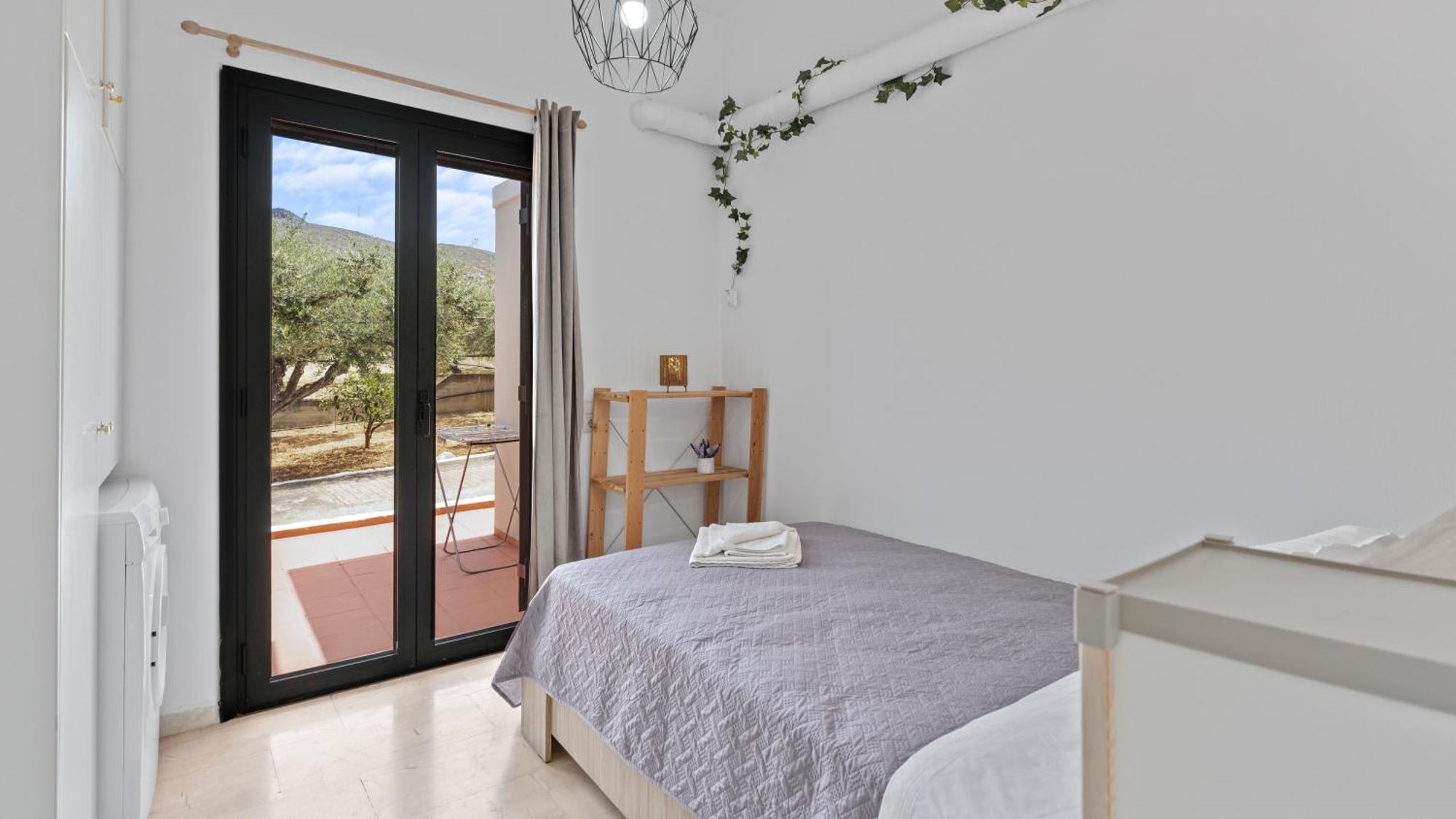 Seaside Gem Near Heraklion, Maro's Getaway Kokkini Hani