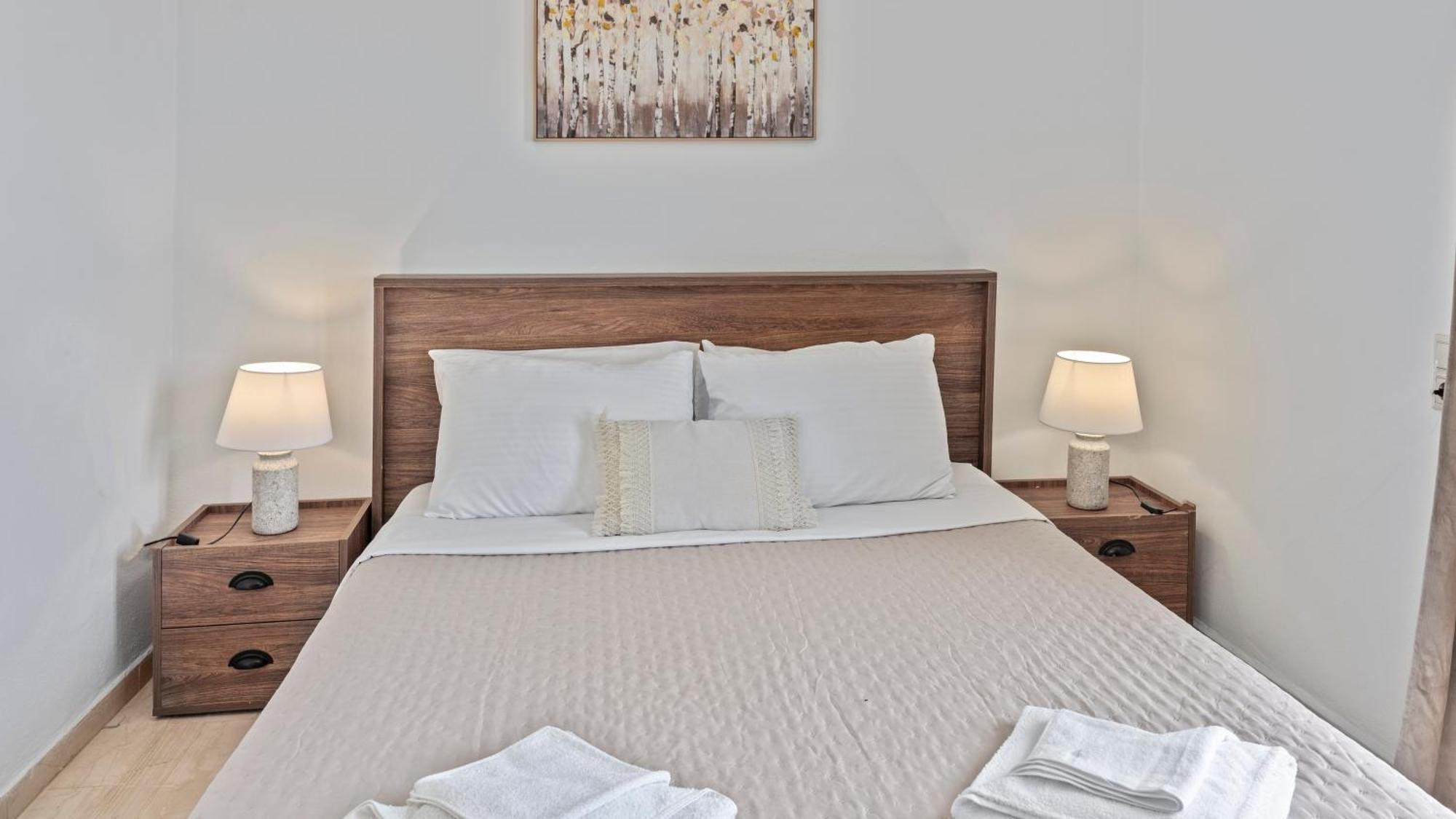 Seaside Gem Near Heraklion, Maro's Getaway Villa *