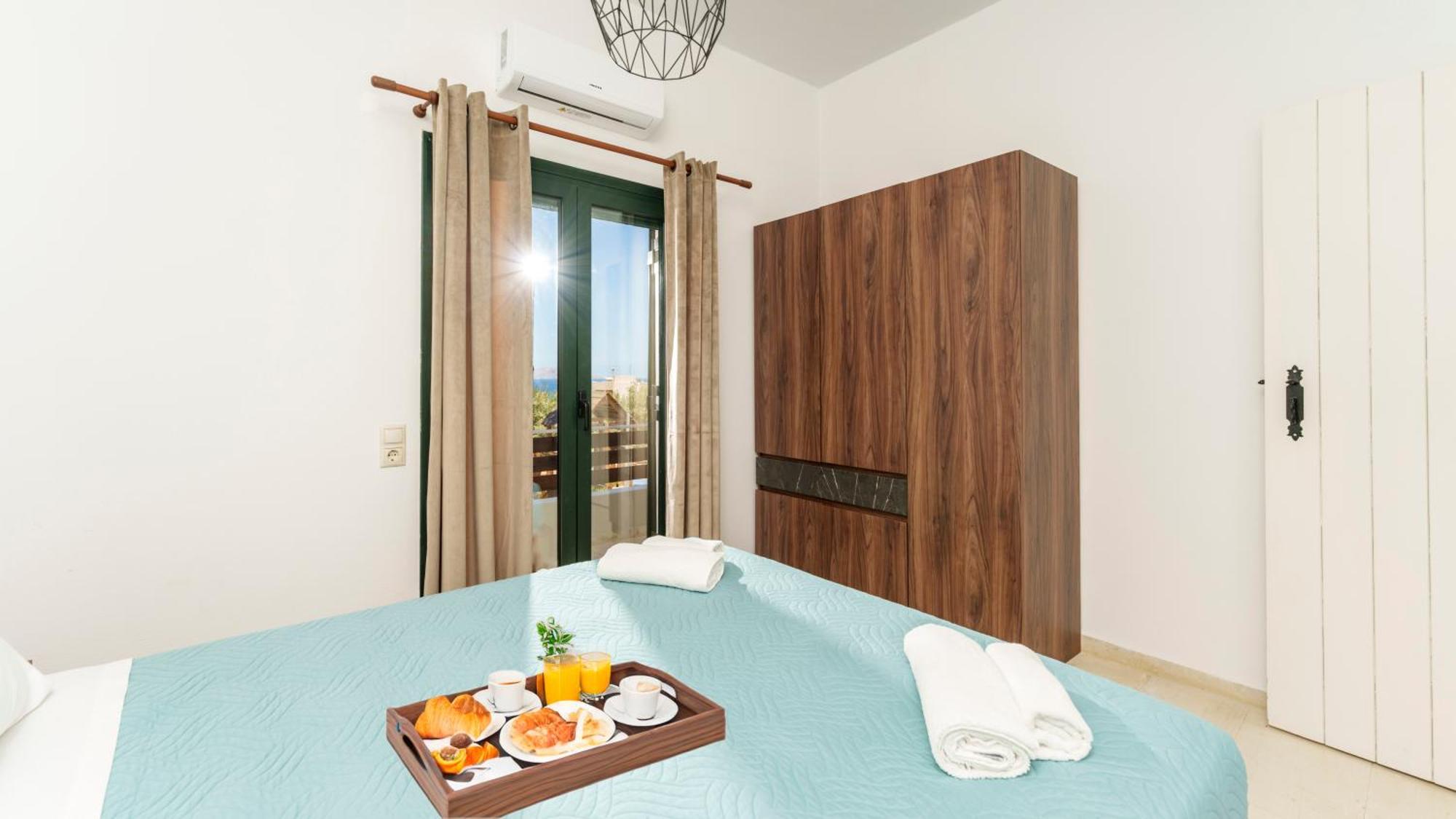 Seaside Gem Near Heraklion, Maro's Getaway * Kokkini Hani