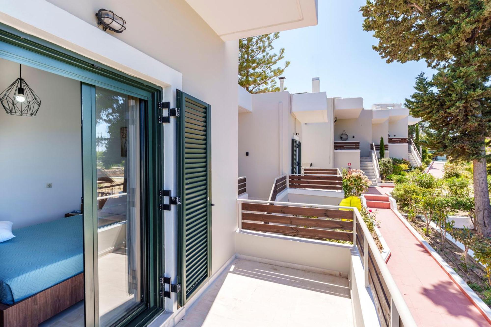 Seaside Gem Near Heraklion, Maro's Getaway Kokkini Hani