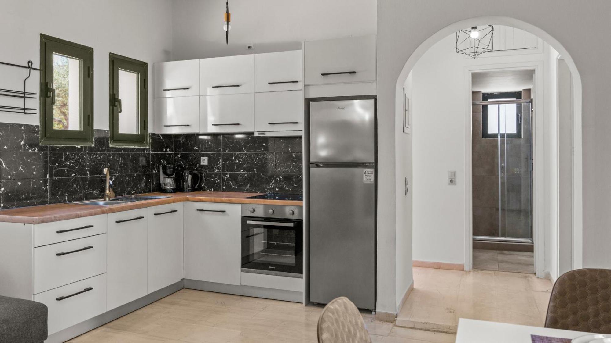 Seaside Gem Near Heraklion, Maro's Getaway *