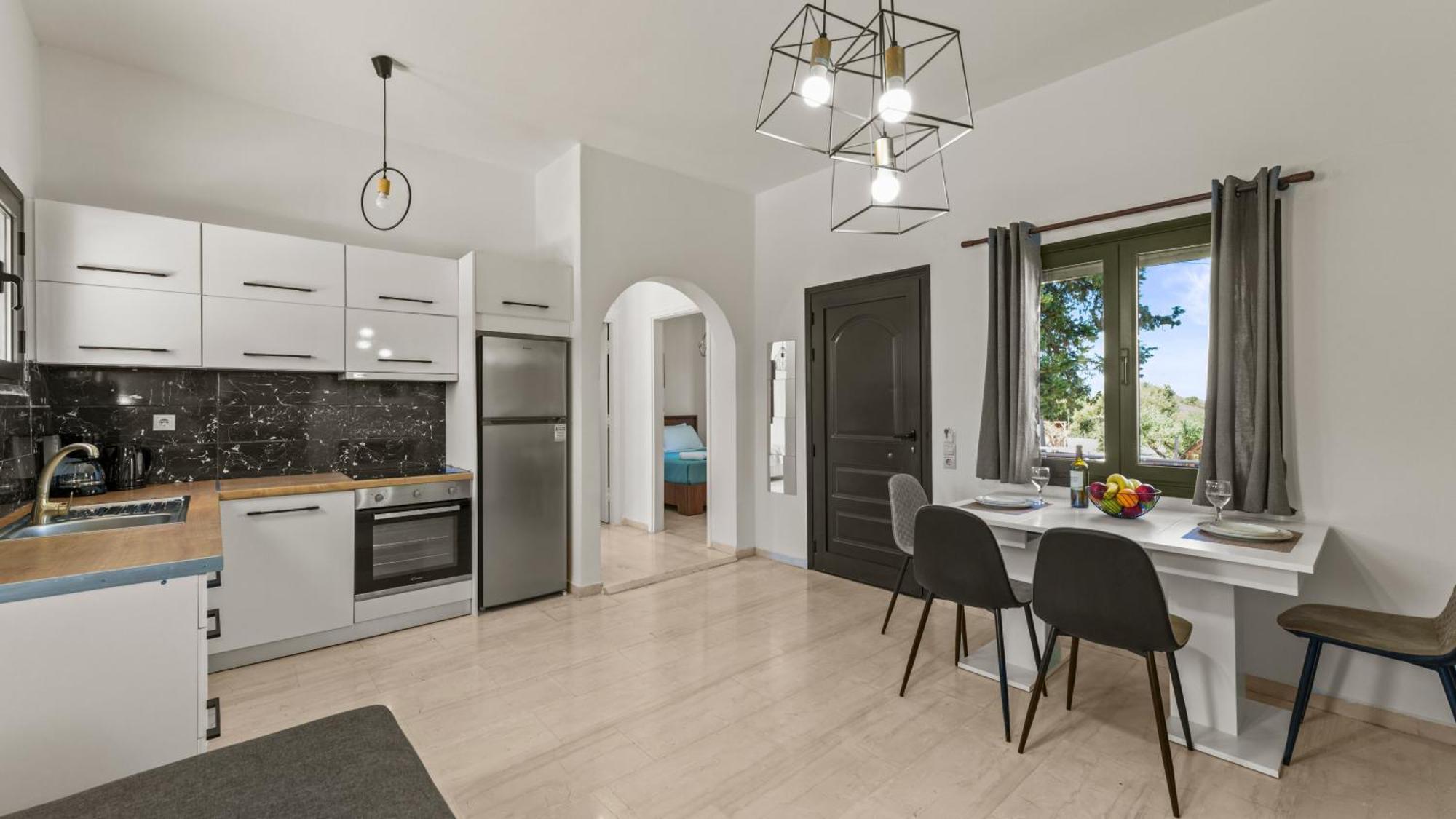 Villa Seaside Gem Near Heraklion, Maro's Getaway Kokkini Hani