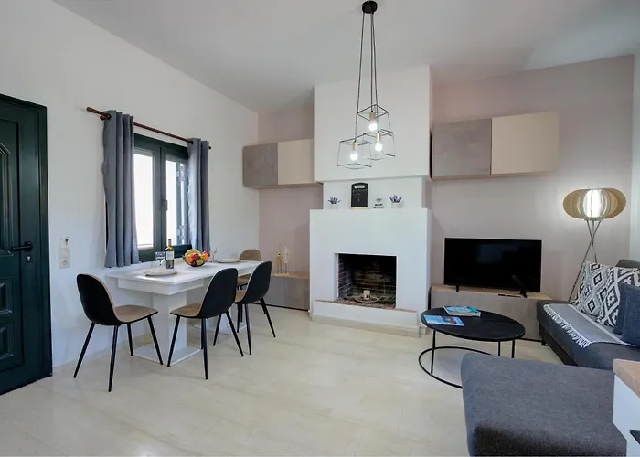 Seaside Gem Near Heraklion, Villa Maro\'S Getaway