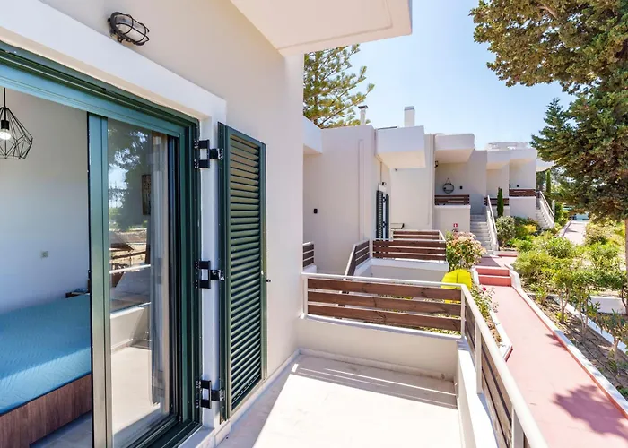 Seaside Gem Near Heraklion, Villa Maro\'S Getaway