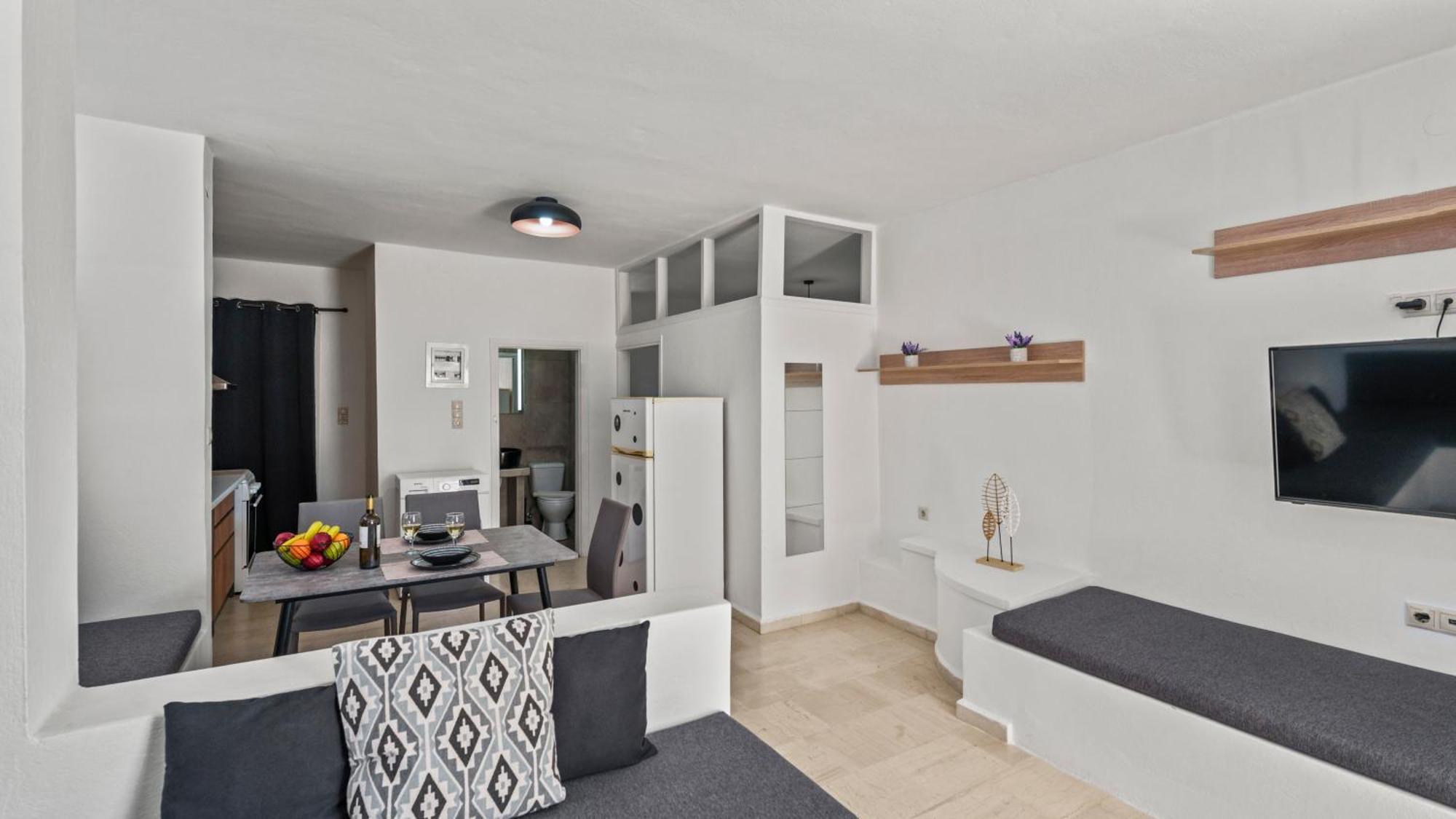 Villa Seaside Gem Near Heraklion, Maro's Getaway Kokkini Hani