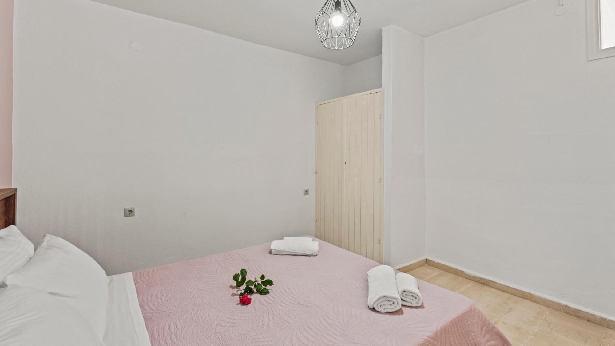 Seaside Gem Near Heraklion, Maro's Getaway Villa