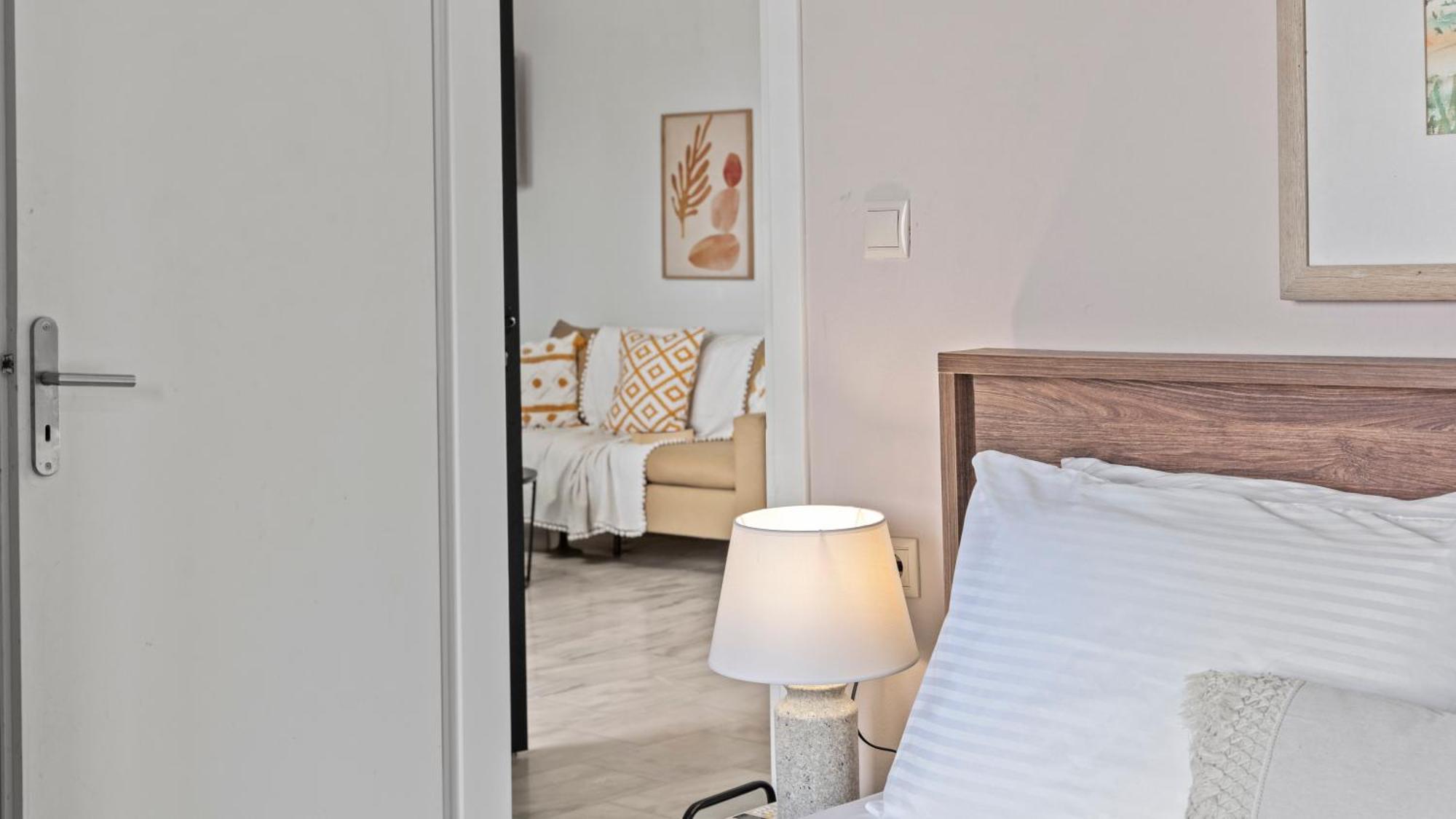 Villa Seaside Gem Near Heraklion, Maro's Getaway