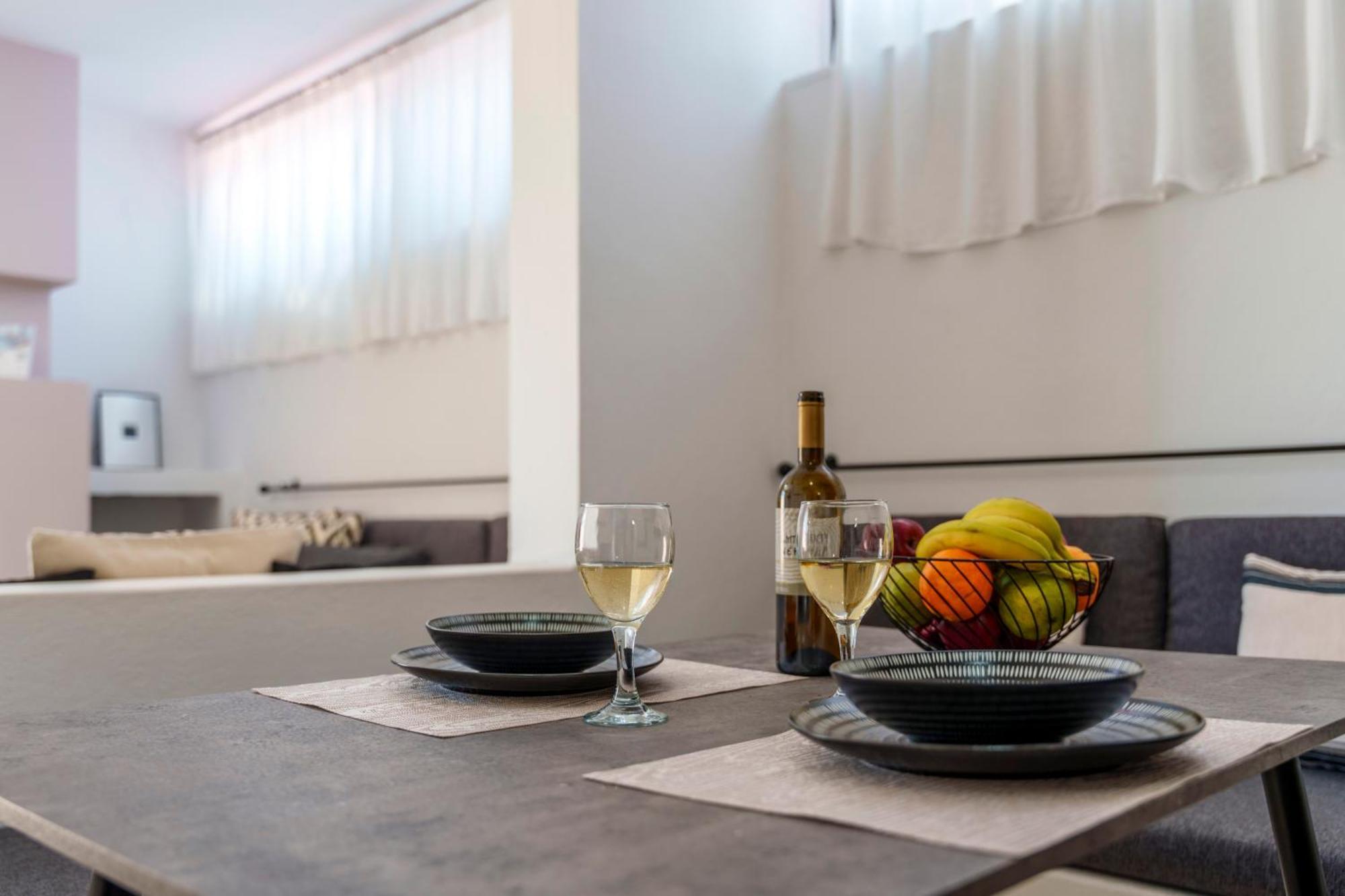 Villa Seaside Gem Near Heraklion, Maro's Getaway Kokkini Hani
