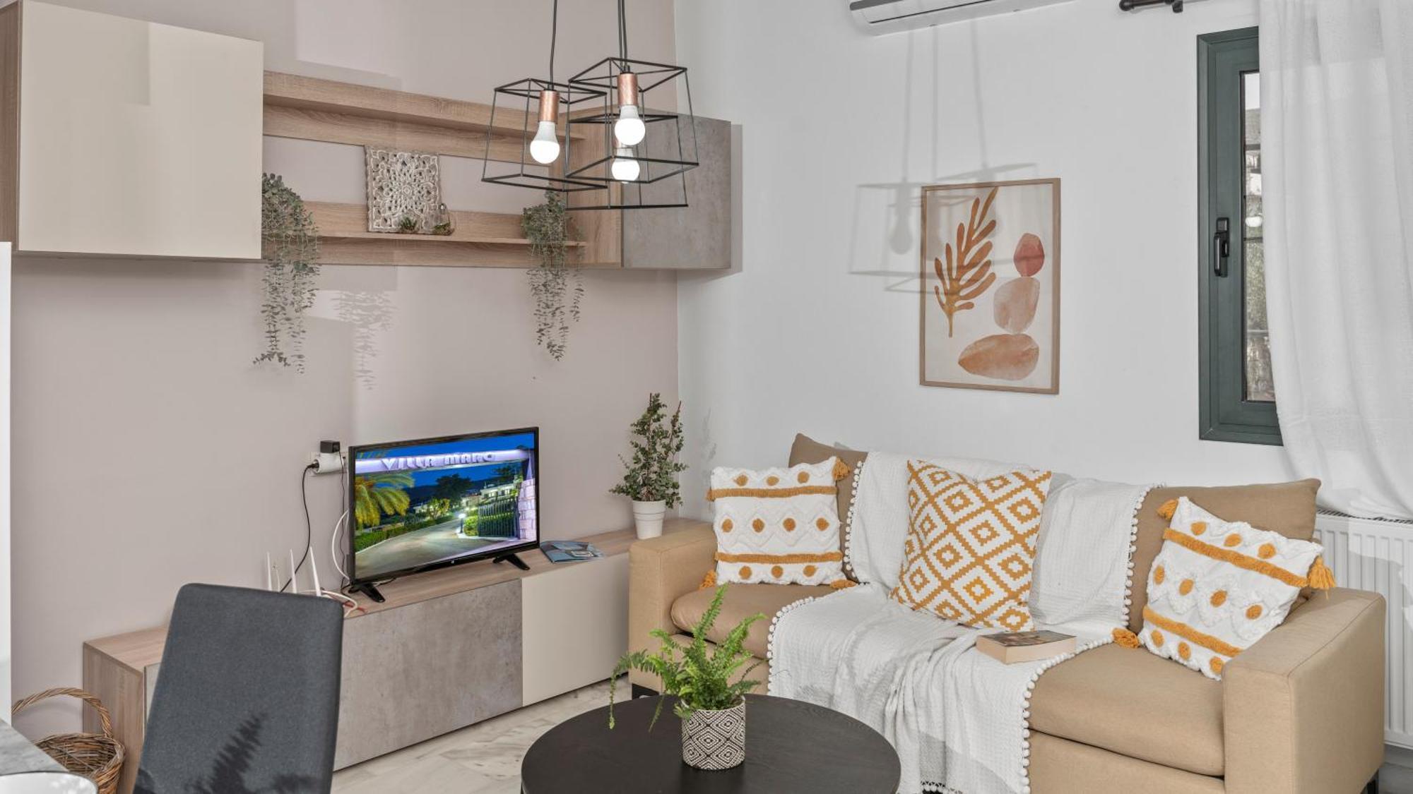 Seaside Gem Near Heraklion, Maro's Getaway *