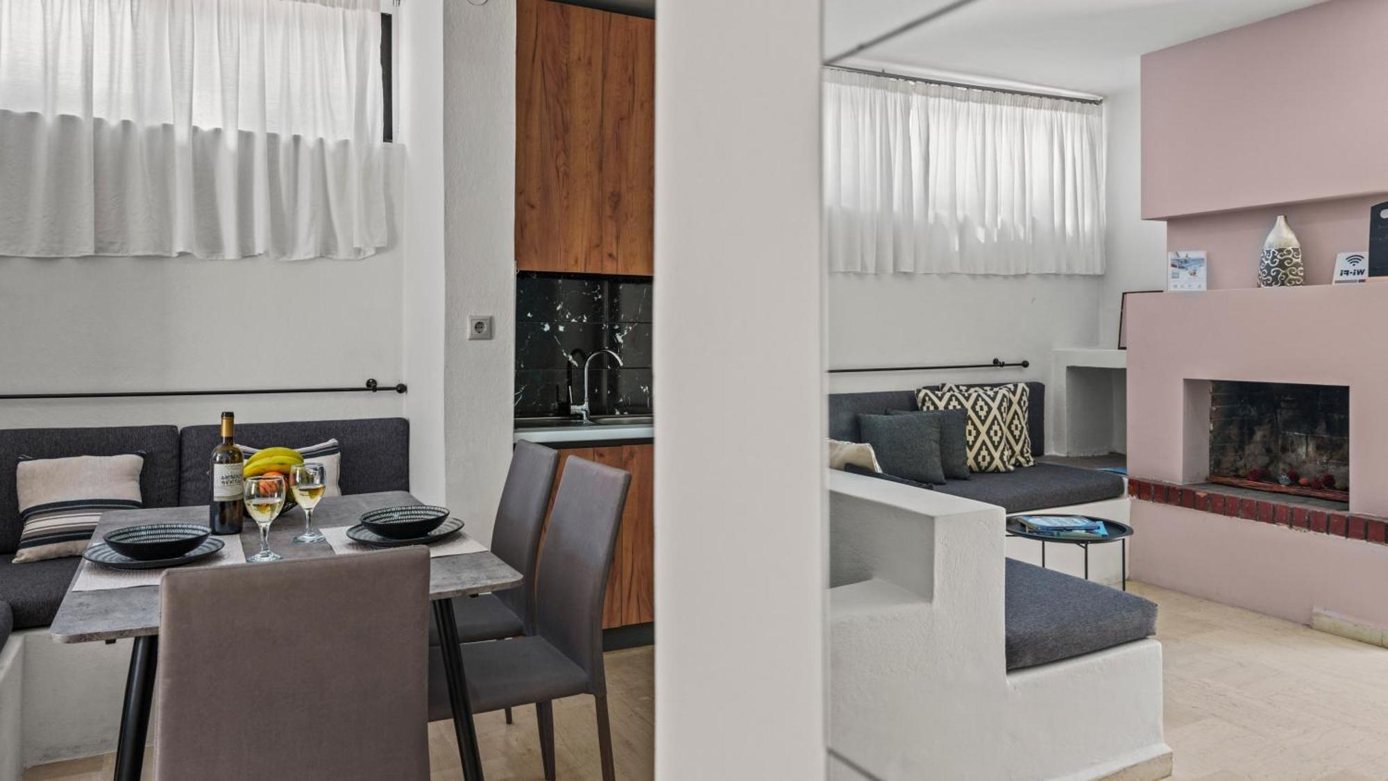 Villa Seaside Gem Near Heraklion, Maro's Getaway