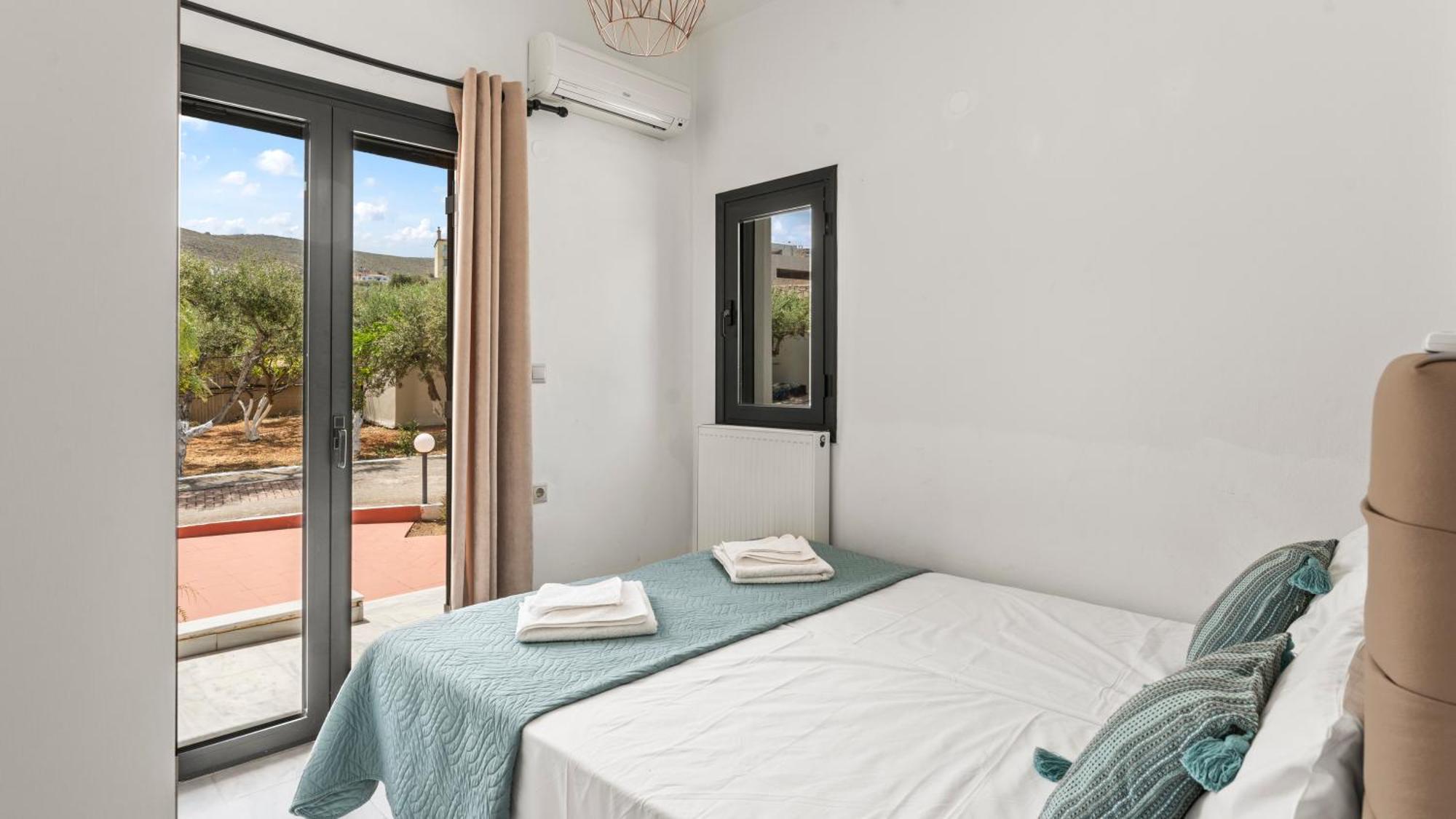 Seaside Gem Near Heraklion, Maro's Getaway