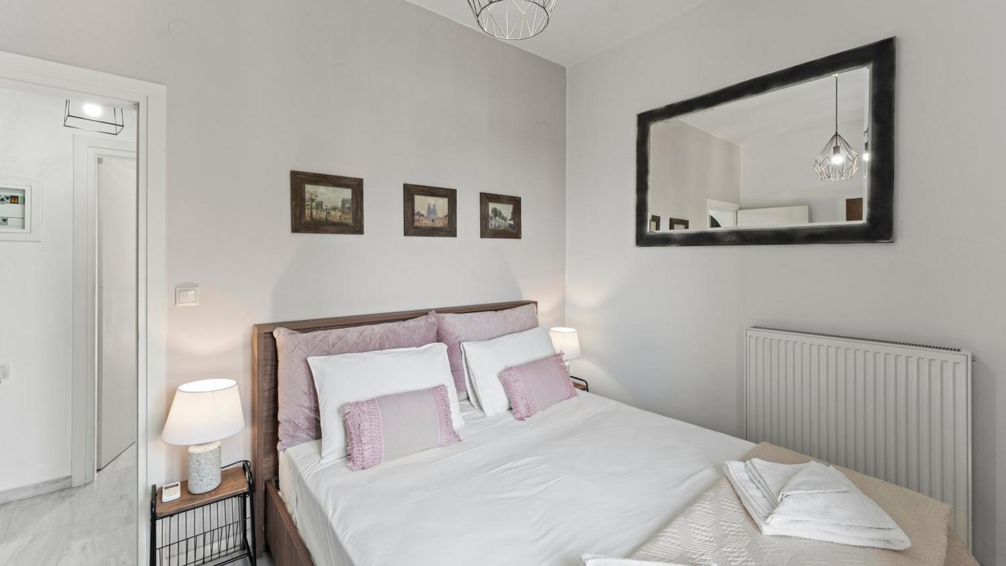 Villa Seaside Gem Near Heraklion, Maro's Getaway