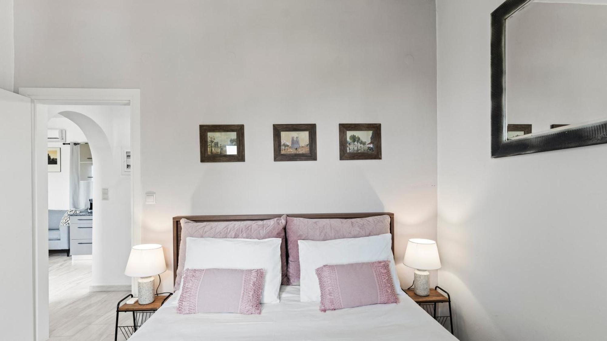 Seaside Gem Near Heraklion, Maro's Getaway Villa *