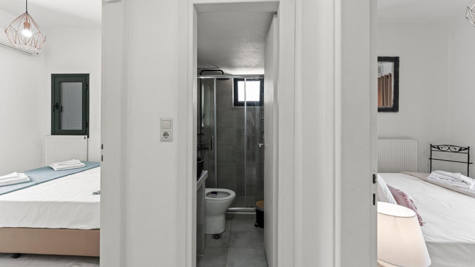 Villa Seaside Gem Near Heraklion, Maro's Getaway Kokkini Hani