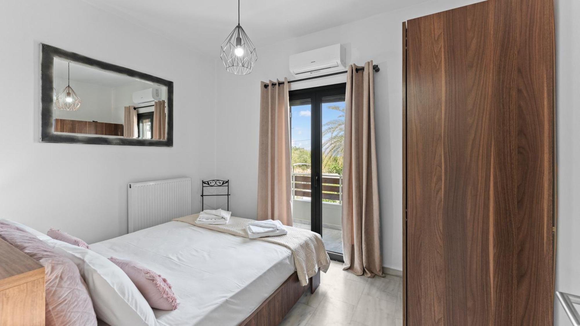 Seaside Gem Near Heraklion, Maro's Getaway