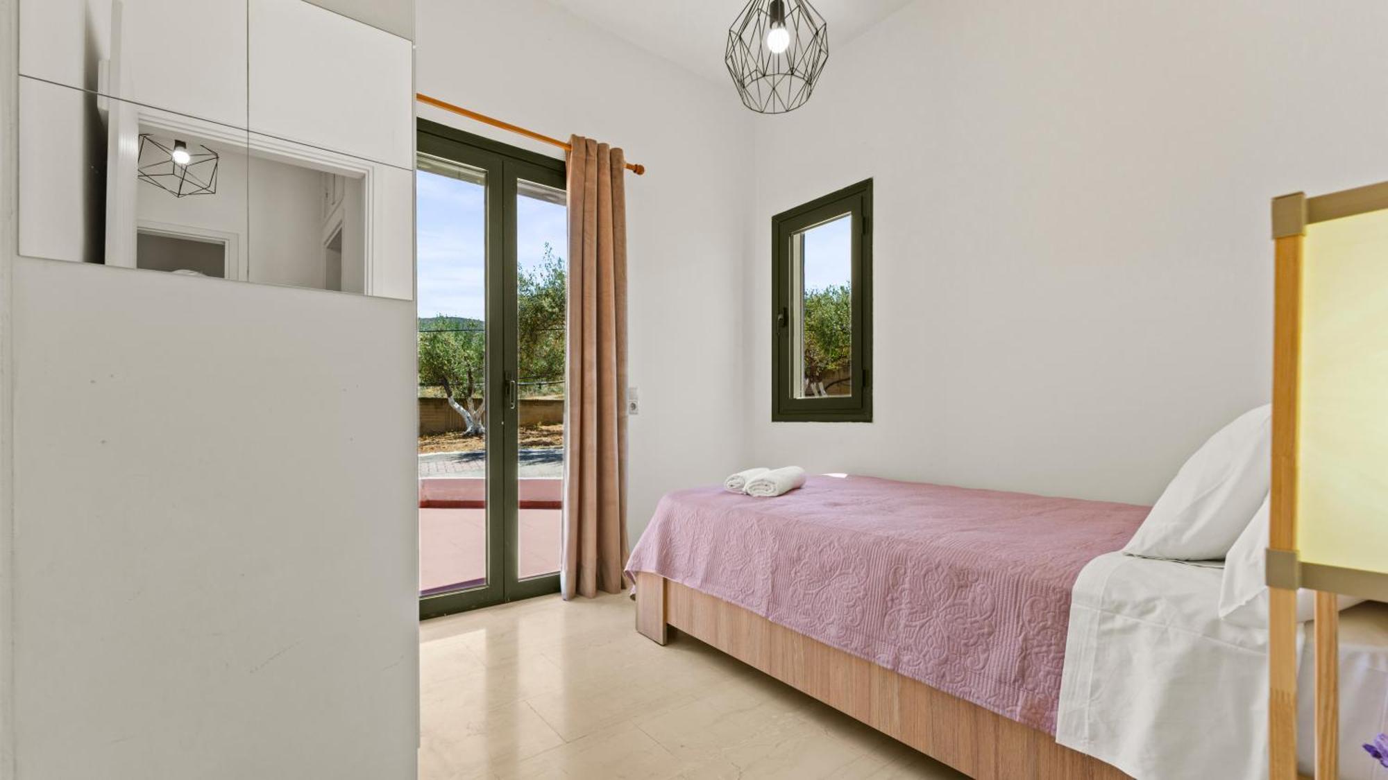 Seaside Gem Near Heraklion, Maro's Getaway Kokkini Hani