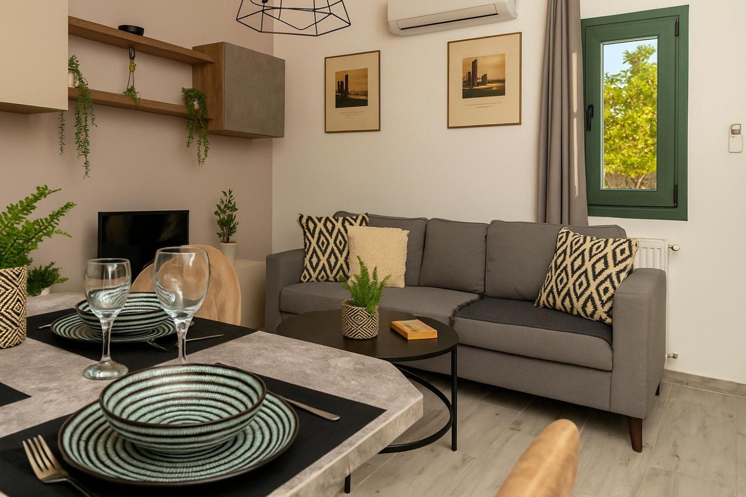 Seaside Gem Near Heraklion, Maro's Getaway *